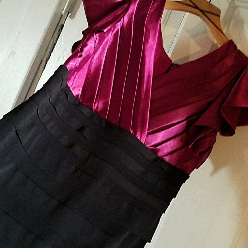 Dress - Picture 3 of 4